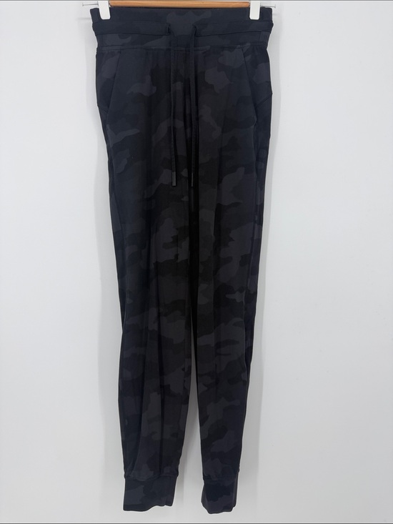 lululemon athletica Pants - Lululemon Size 2 Black Camo Align Jogger‎ Pants - Athletic Drawstring Waist